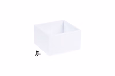 Box M white